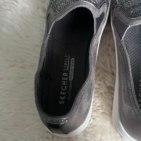 Sketchers Shoes - Picture 3 of 6